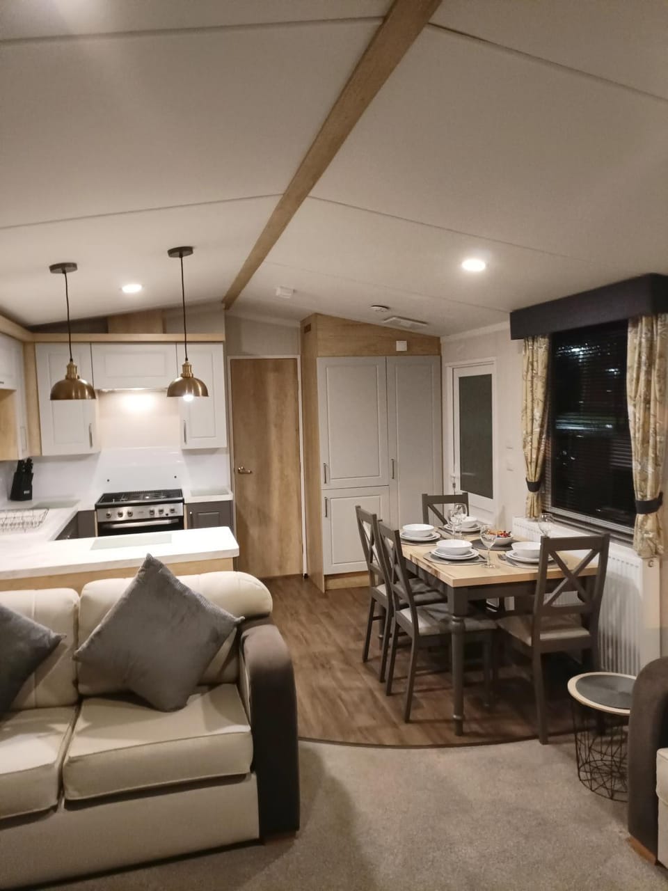 Hillingworth's Hot Tub Retreat - Lochmaben House in Scotland
