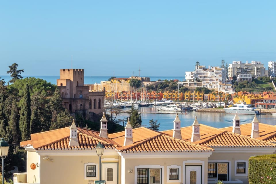 Townhouse nº30 with fantastic sea views House in Ferragudo