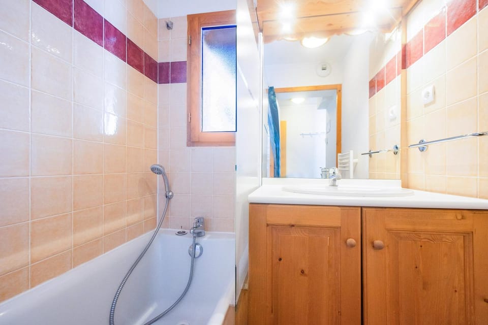 Bathroom, Bath