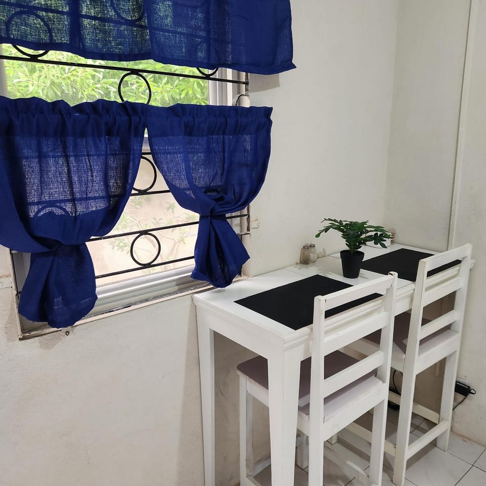Dunbar's Studio Apartment in Oistins