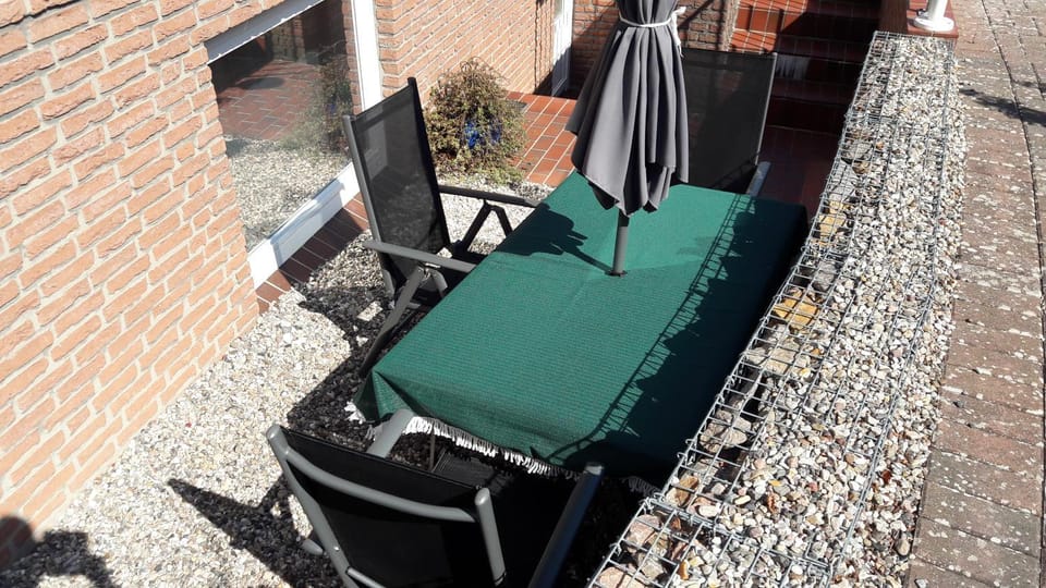 BBQ facilities, Balcony/Terrace, Garden view