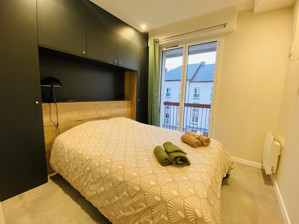 Bed, Bedroom