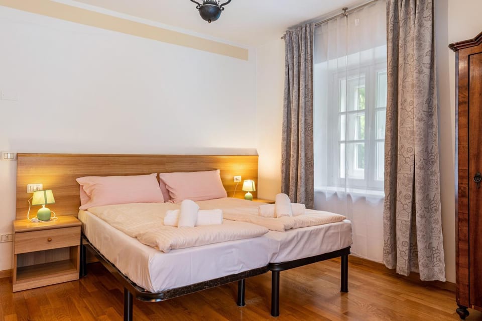 Living room, Bedroom