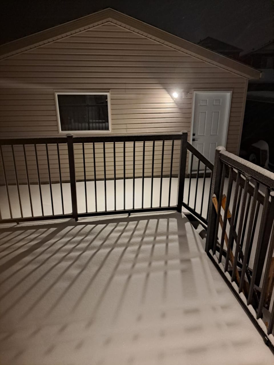Property building, Night, Balcony/Terrace