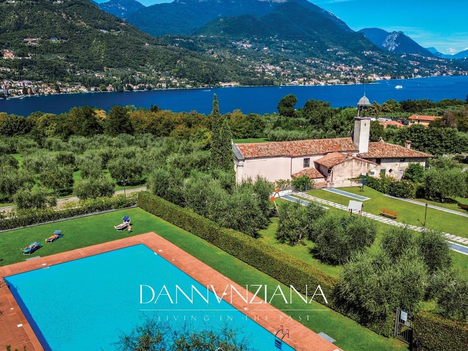 Lake view, Swimming pool, Swimming pool