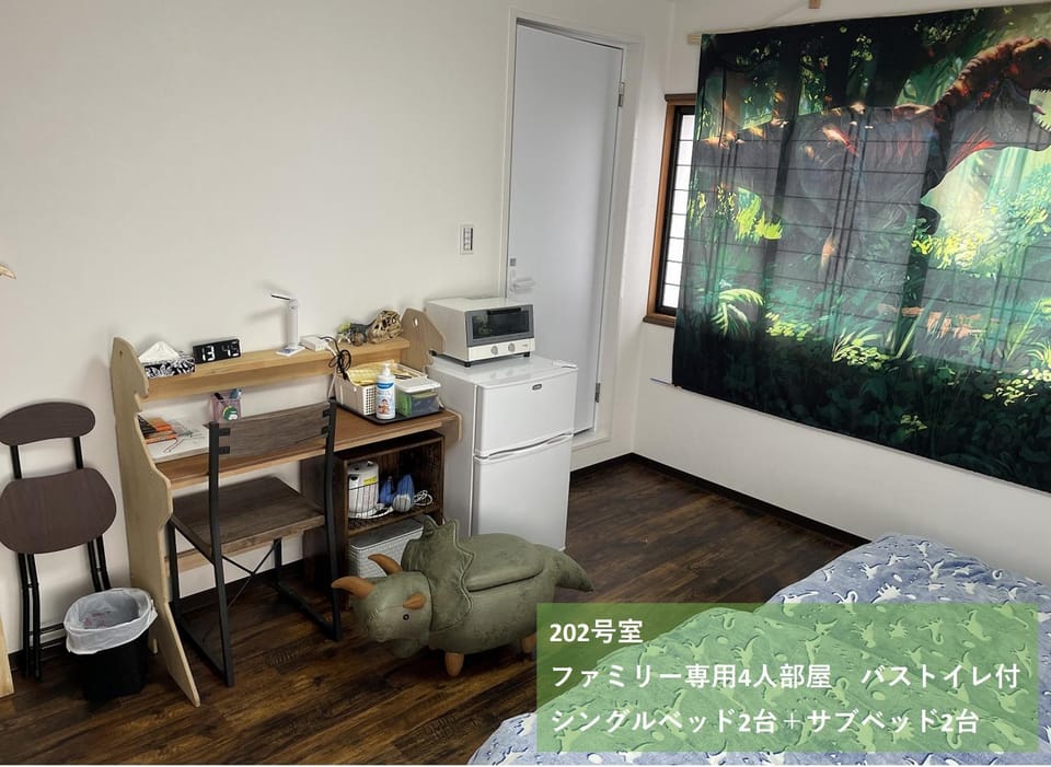 Bed, Bathroom, Photo of the whole room, Bedroom, hair dresser, pet friendly, air conditioner