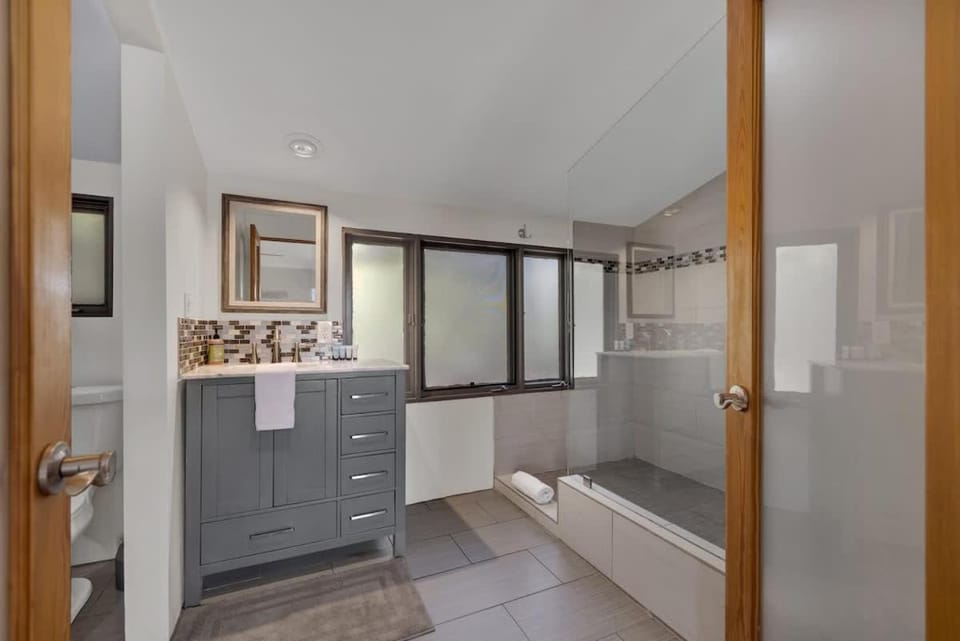 Bathroom, Bath