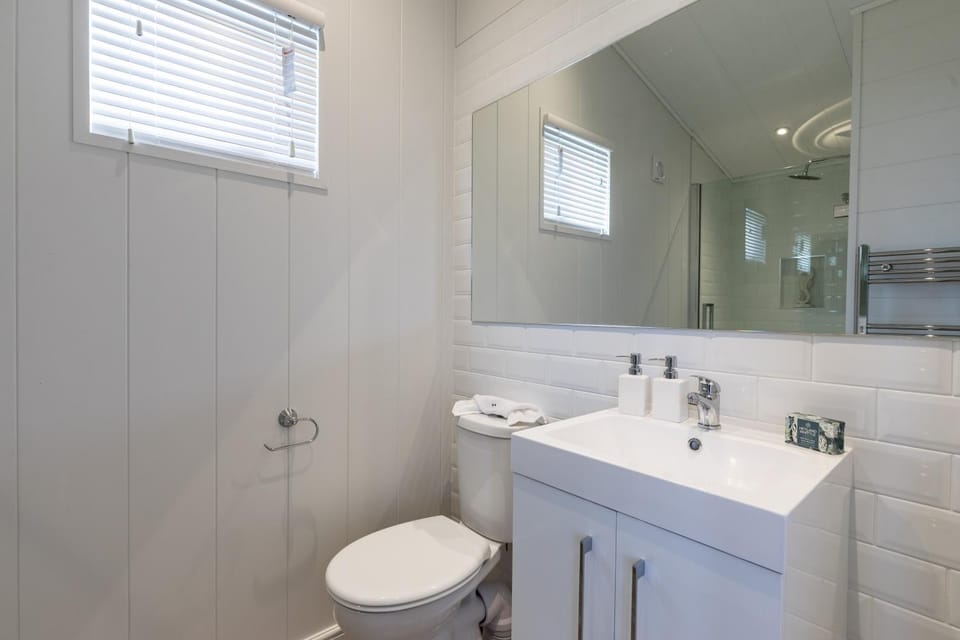 Gull Rocks Beach Lodges House in England