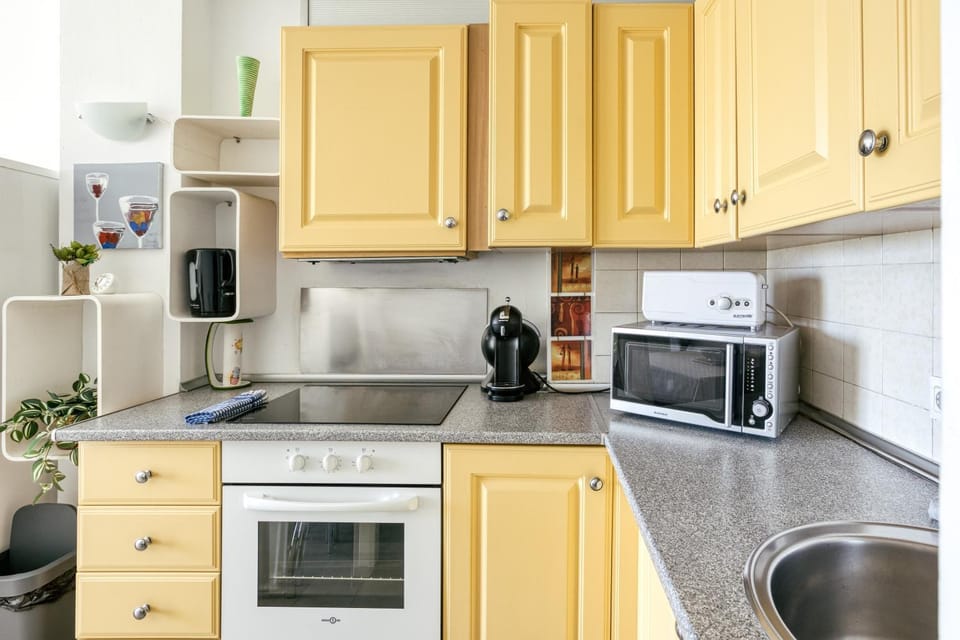 Kitchen or kitchenette, Living room