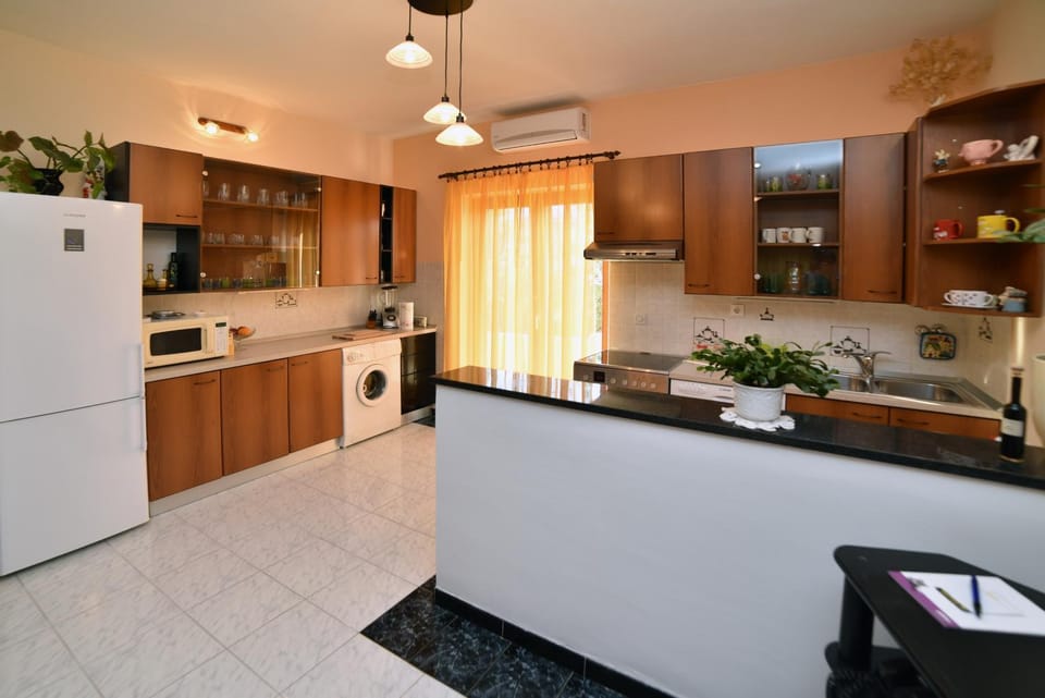 Kitchen or kitchenette, dishwasher, pet friendly