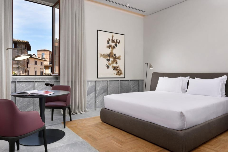 Coffee/tea facilities, Photo of the whole room, Bedroom, City view