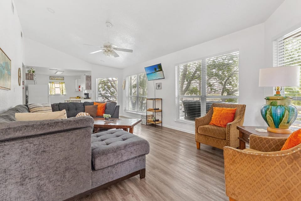 Communal lounge/ TV room, Living room