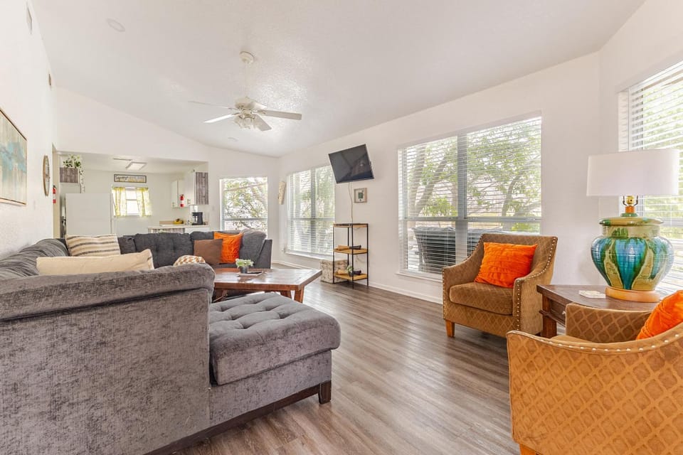 Communal lounge/ TV room, Living room