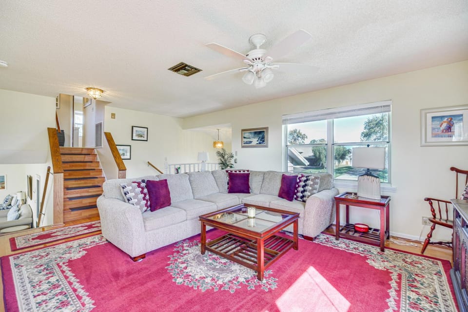 Sebastian Home with Large Deck Near Golfing and Beach House in Sebastian