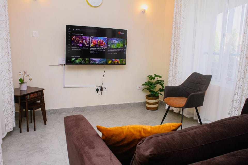 TV and multimedia, Living room, Seating area, Evening entertainment