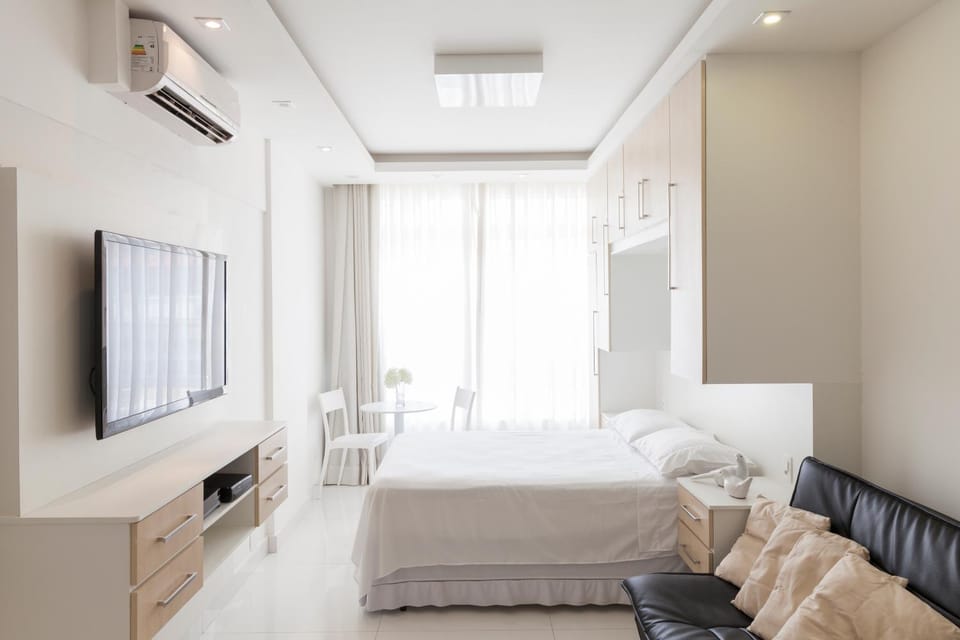Day, Photo of the whole room