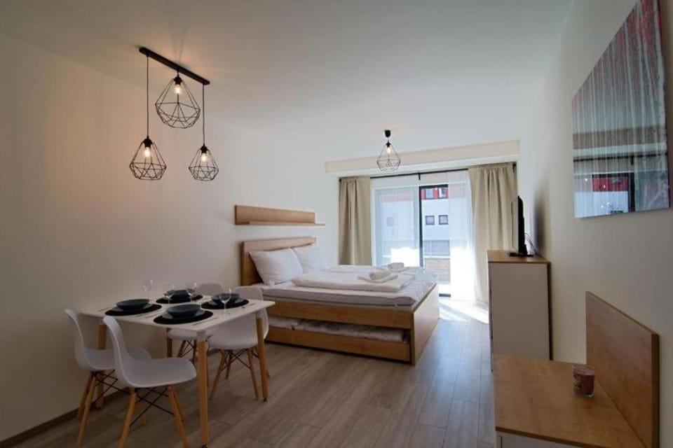 Bed, TV and multimedia, Photo of the whole room, Seating area
