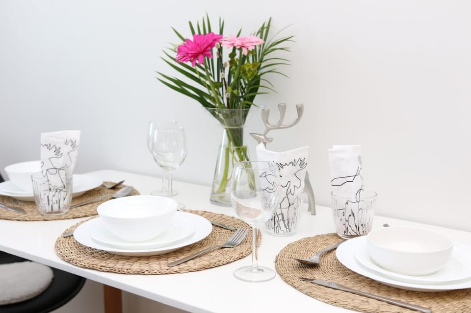 Food and drinks, Dining area, Drinks