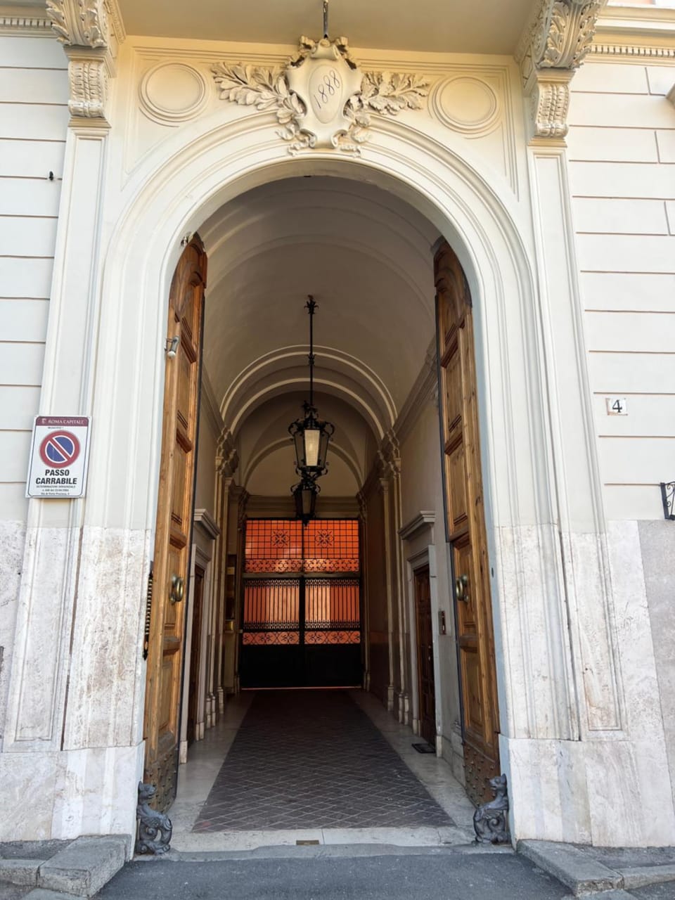 Property building, Facade/entrance