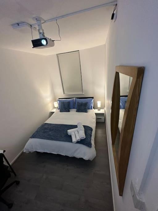 Small cozy private bedroom zone1 Bed and Breakfast in London Borough of Hackney