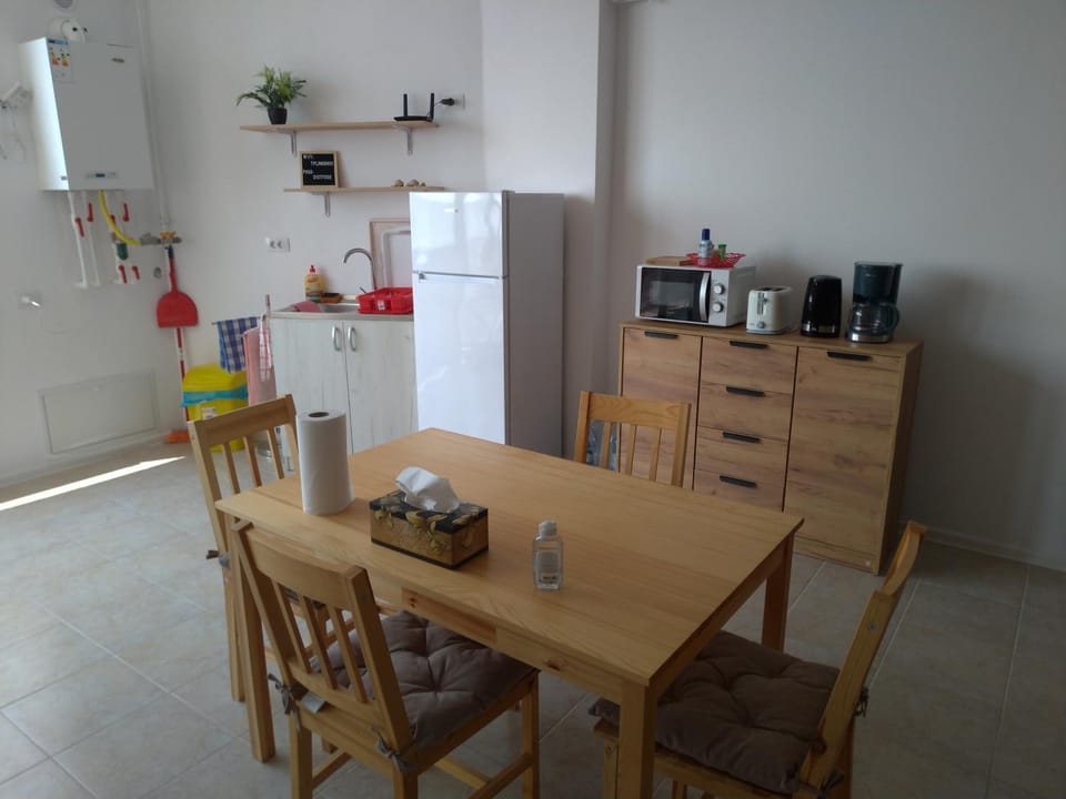 Coffee/tea facilities, Kitchen or kitchenette, Dining area, minibar, pet friendly, stove, toaster
