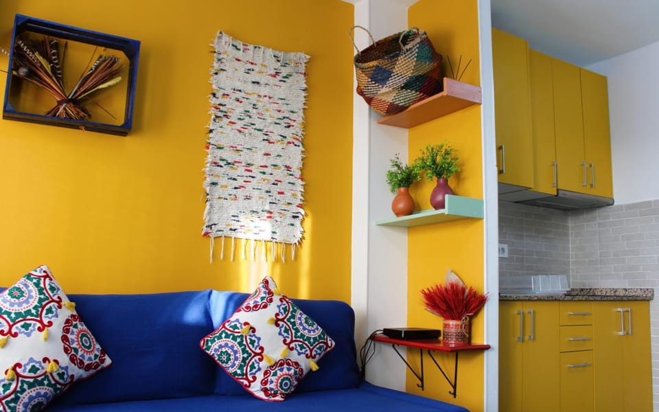 Kitchen or kitchenette, Living room