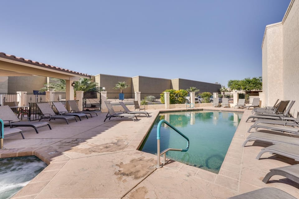 1 Mi to Boat Ramp: Lake Havasu City Condo w/ Patio House in Lake Havasu City