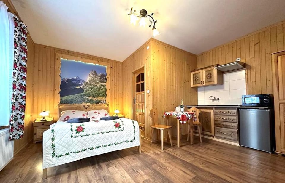 Kitchen or kitchenette, Photo of the whole room, Bedroom