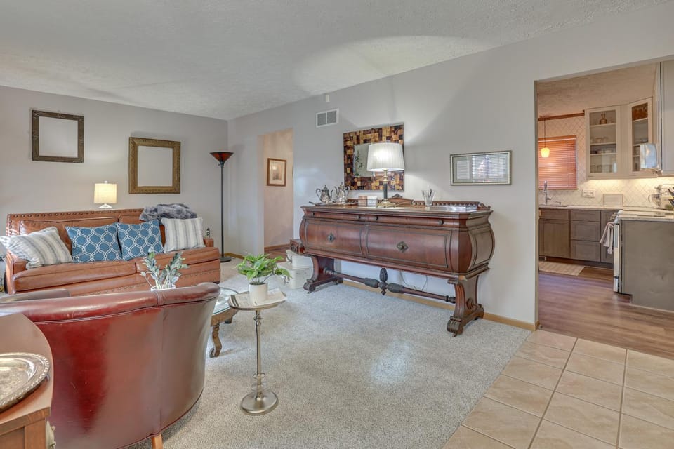 Akron Home with Deck Walk to Towpath Trail! House in Akron