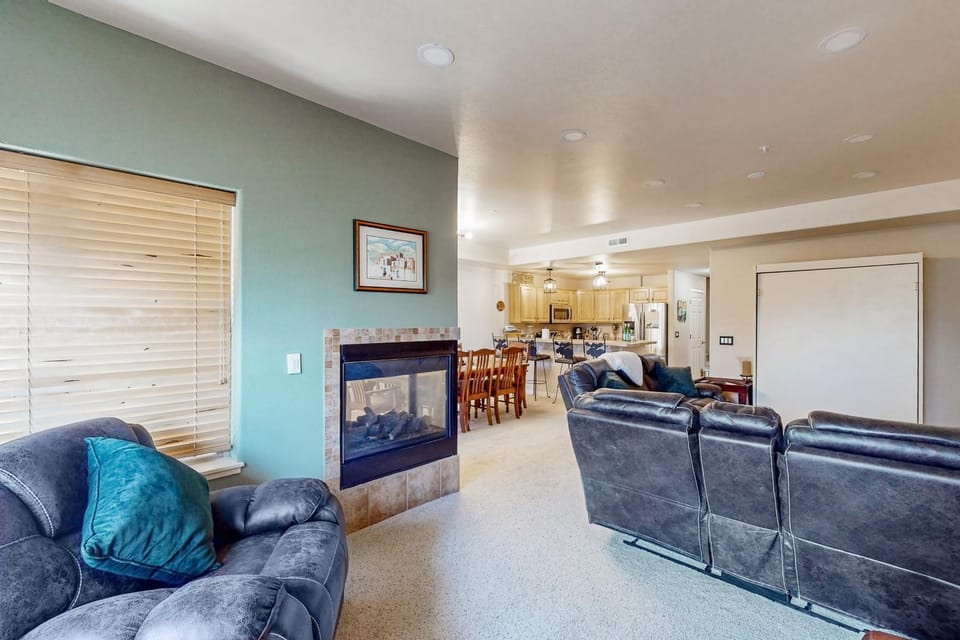 Mountain Vista Apartment in Fraser