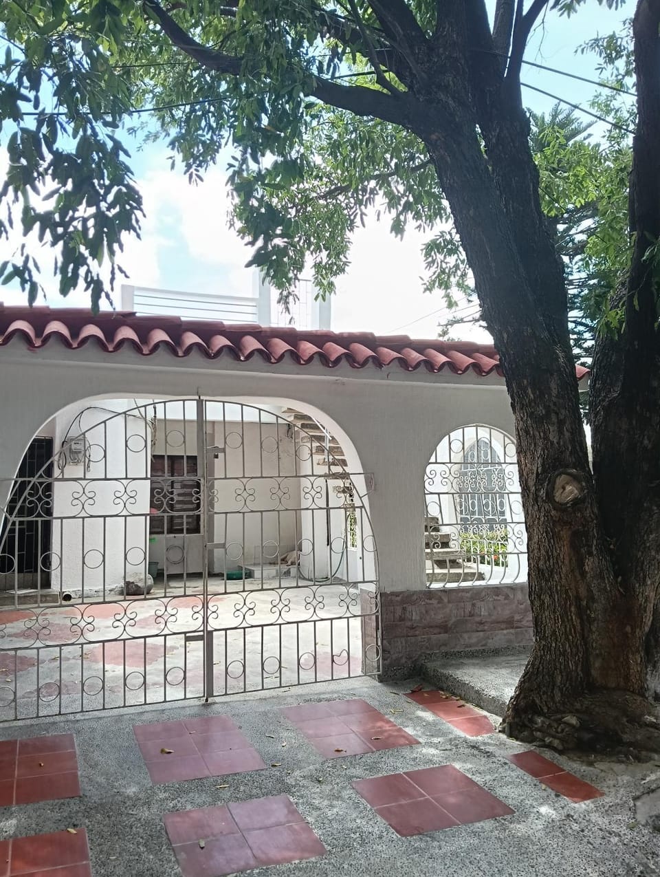 Facade/entrance