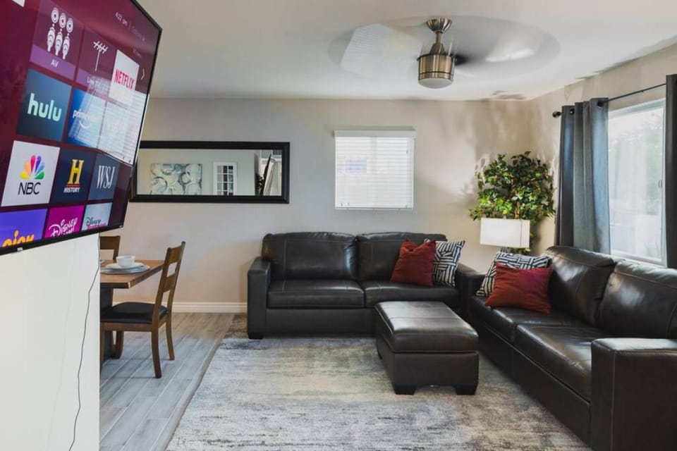 TV and multimedia, Living room, fireplace