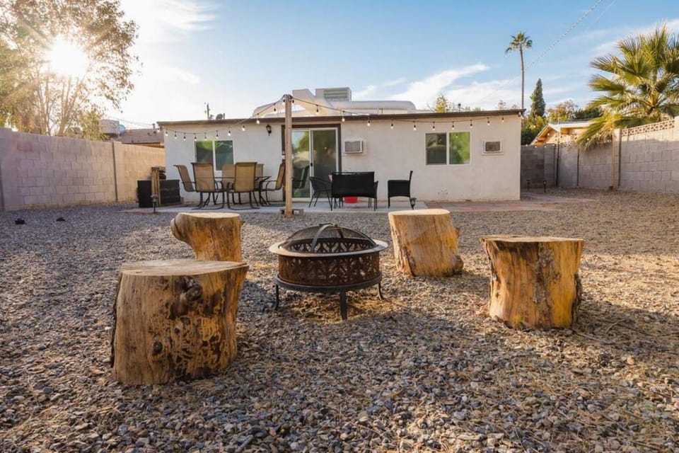 Property building, Patio, Dining area