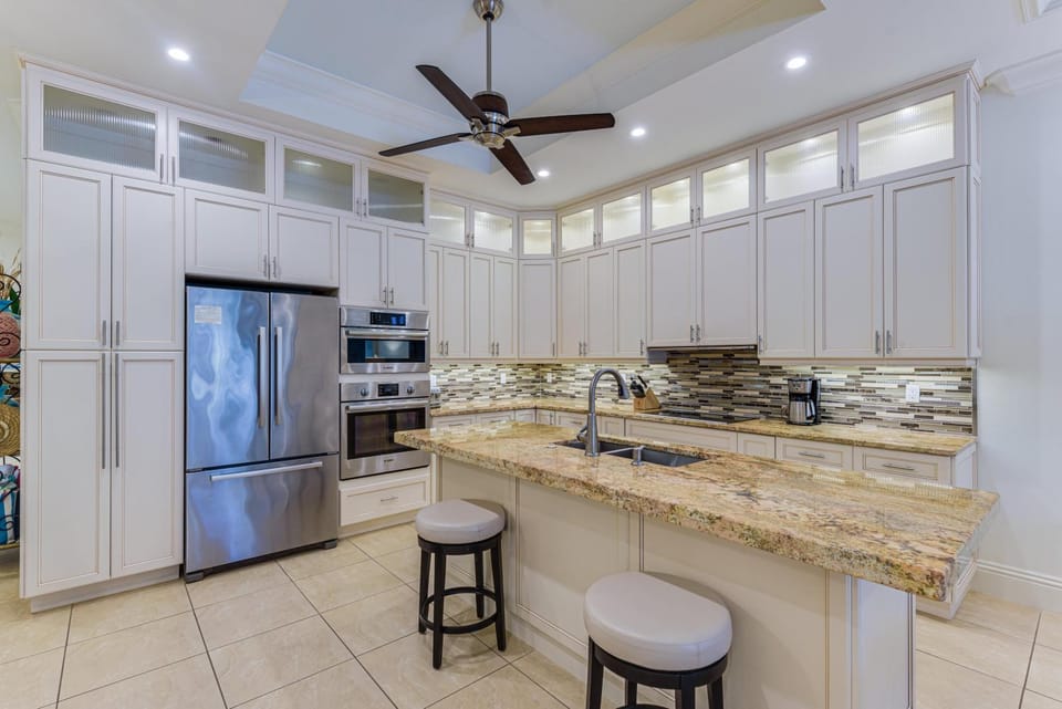 Tropical Oasis House in Naples Park