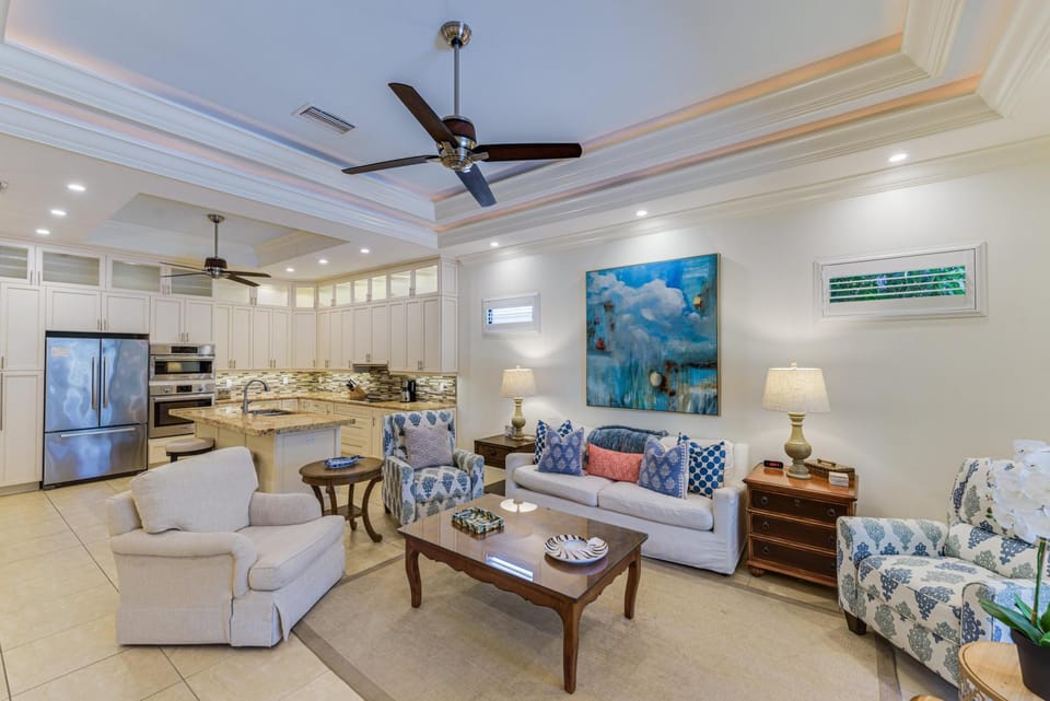 Tropical Oasis House in Naples Park
