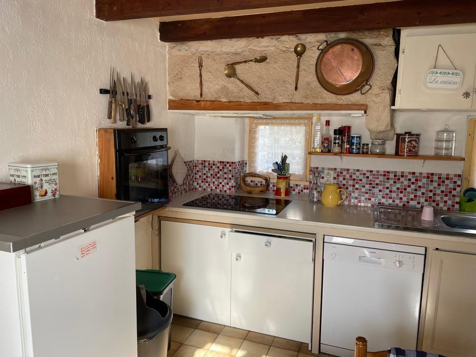 FERME FAMILIALE DANS UN VILLAGE BOURGUIGNON 12 pl 3 nuits minimum House in Bourgogne-Franche-Comté
