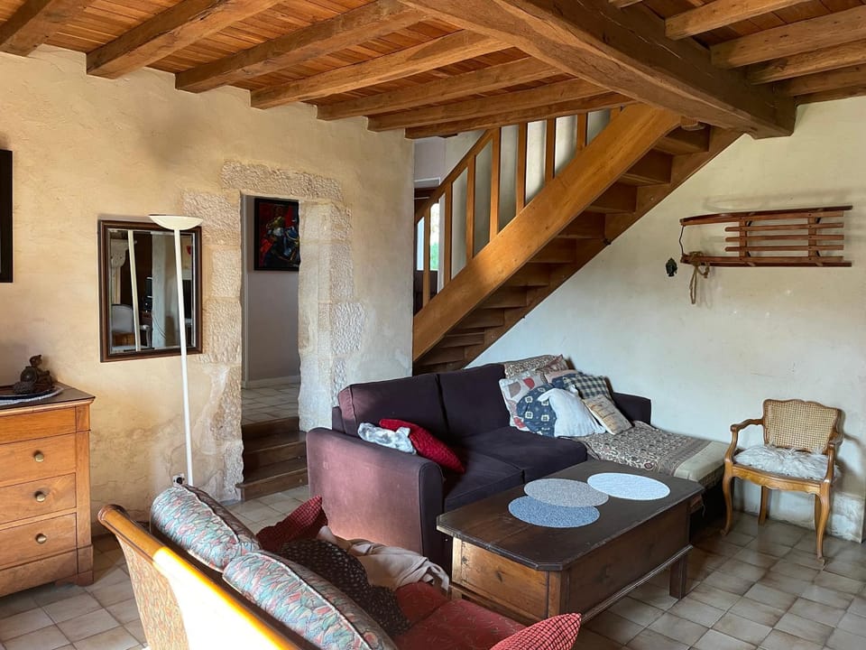 FERME FAMILIALE DANS UN VILLAGE BOURGUIGNON 12 pl 3 nuits minimum House in Bourgogne-Franche-Comté