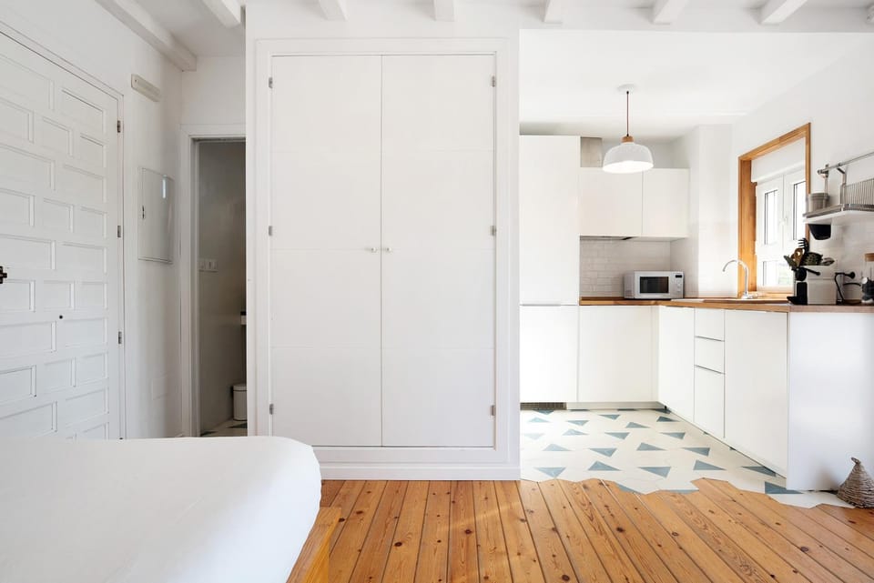 Kitchen or kitchenette, Living room