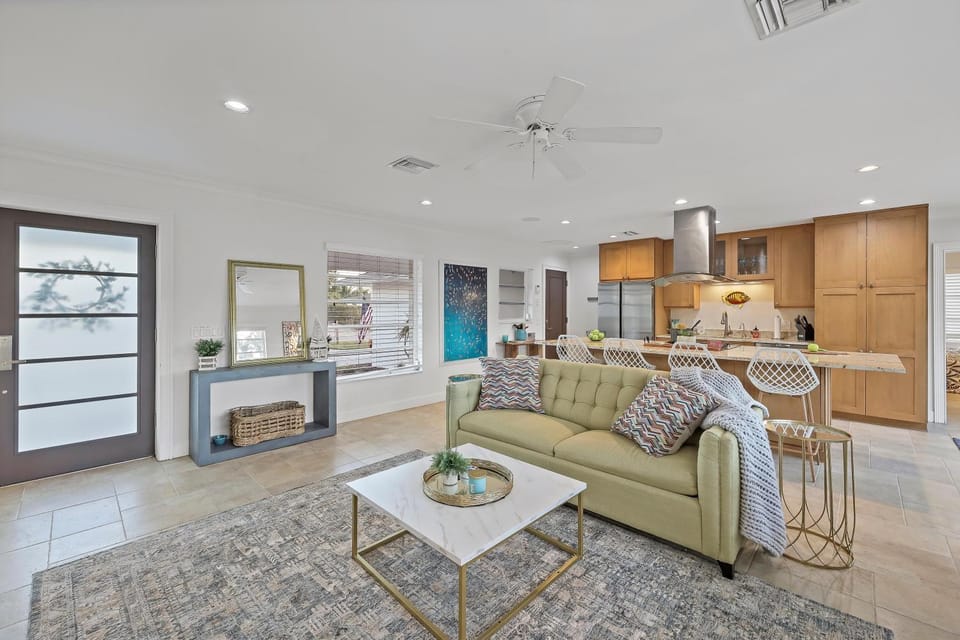 Pet-friendly inland home with resort style yard/pool House in Marco Island