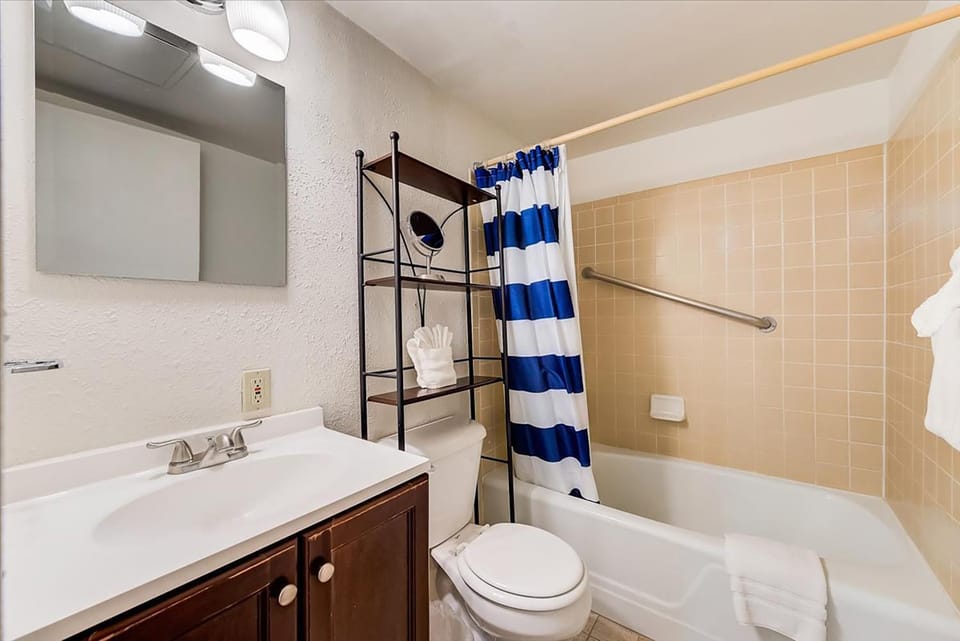 Toilet, Bathroom, Bath