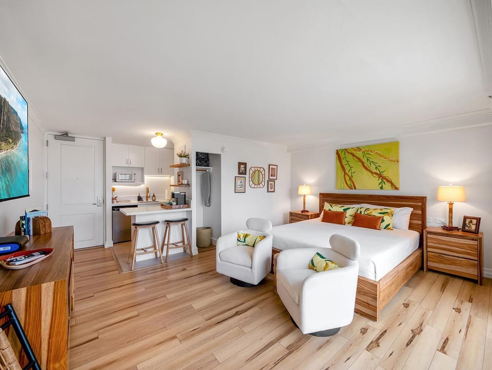 Brooks Beach Vacations Wyndham 4 Star Resort 1805 Waikiki Apartment in McCully-Moiliili