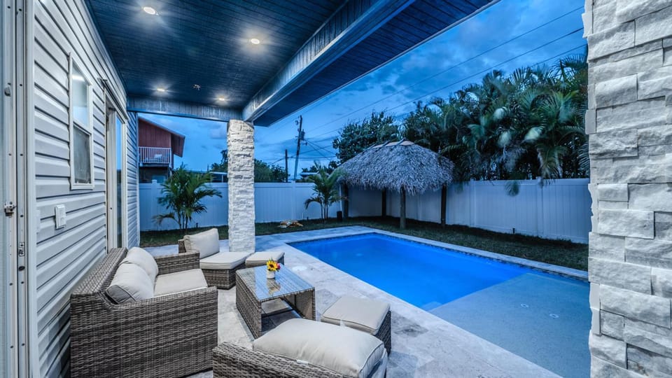 Beach Vibes House in Naples Park