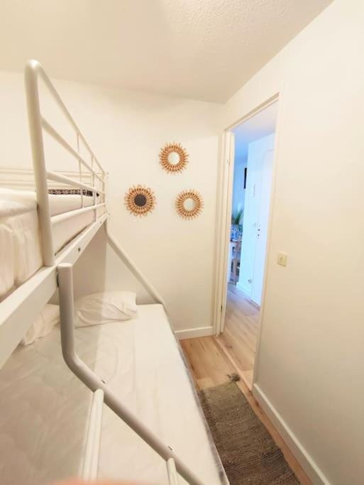 L'Escapade : Charmant T2 -Parking gratuit, piscine, wifi, clim Apartment in Gruissan