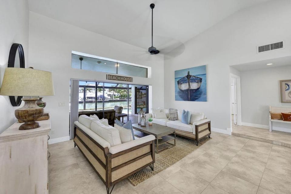 Direct boating access waterfront home with pool/spa House in Marco Island