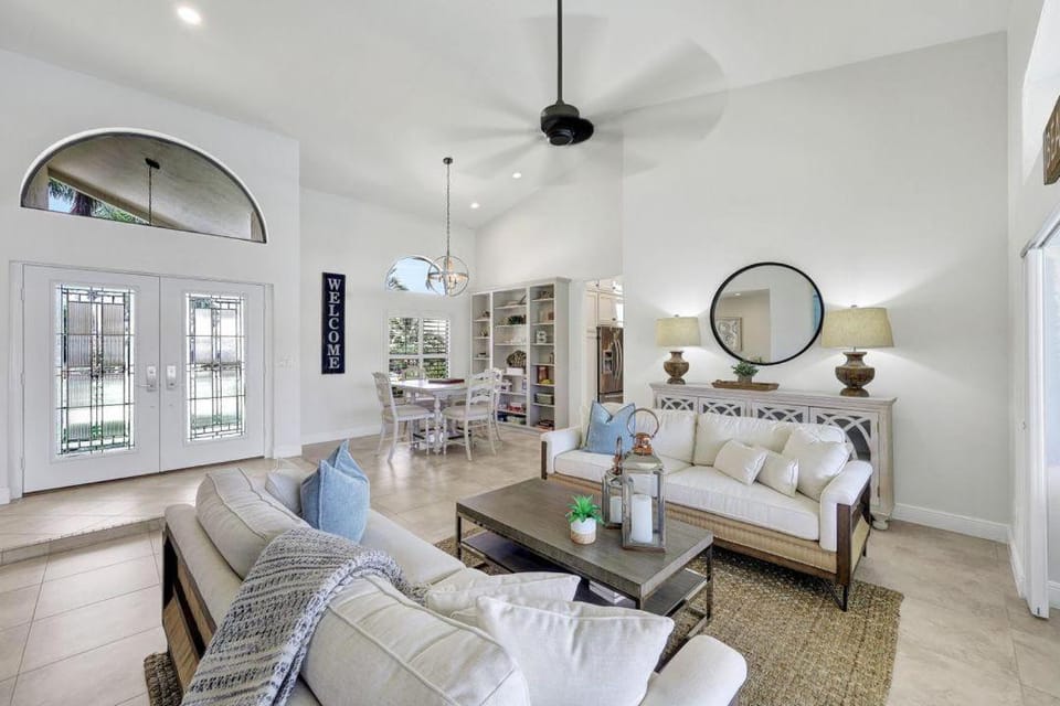 Direct boating access waterfront home with pool/spa House in Marco Island