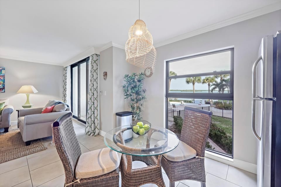 Olde Marco riverfront condo with pools and tennis House in Marco Island
