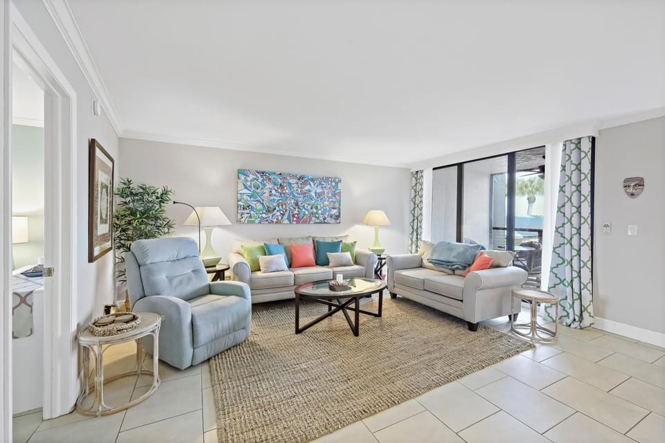 Olde Marco riverfront condo with pools and tennis House in Marco Island
