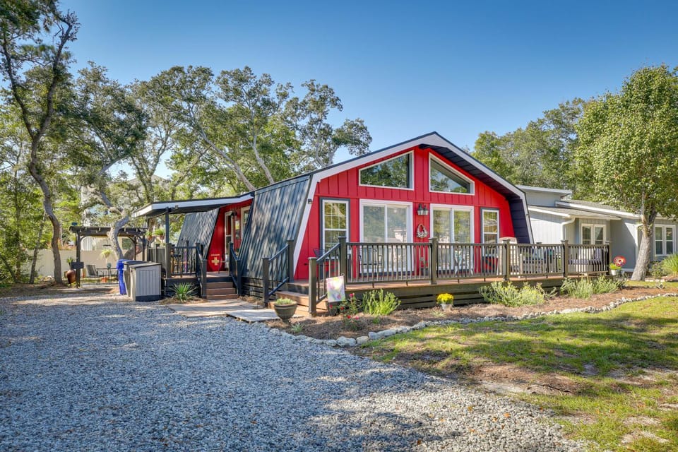 Oak Island Vacation Rental w/ Decks, Walk to Beach House in Oak Island