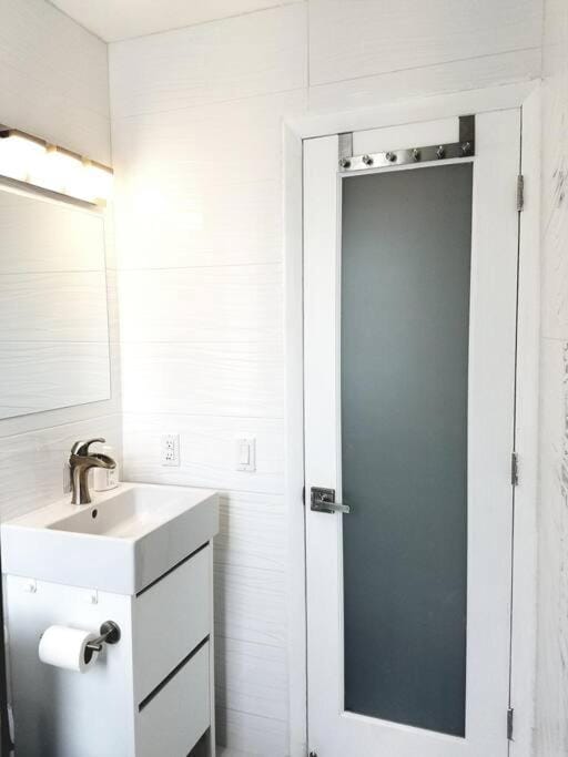 Miami Beach Getaway 100 yards from Beach Apartment in Miami Beach