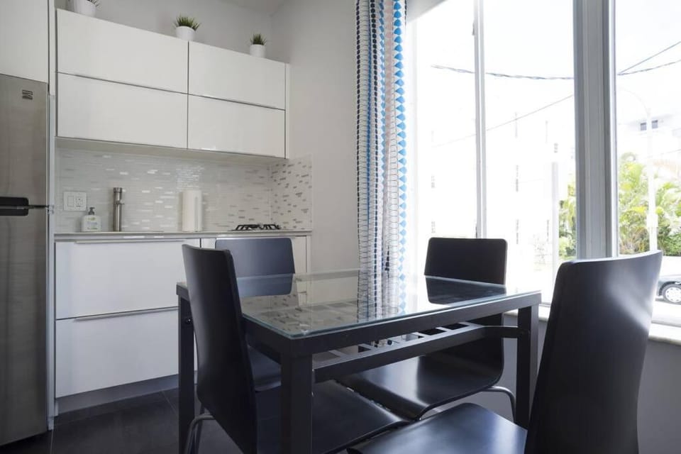 Miami Beach Getaway 100 yards from Beach Apartment in Miami Beach